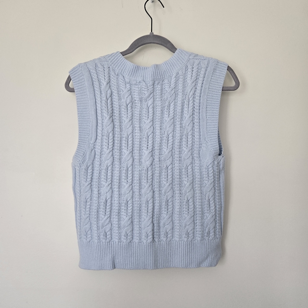 NWT Abercrombie V Neck Cable Knit Sweater Vest Light Blue - Picture 2 of 4